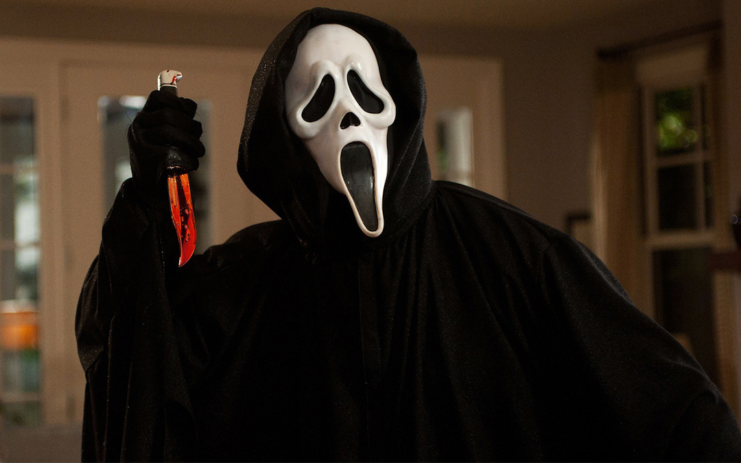 These Horror Movie Bloopers & Goofs Show The Laughs Behind The Scares